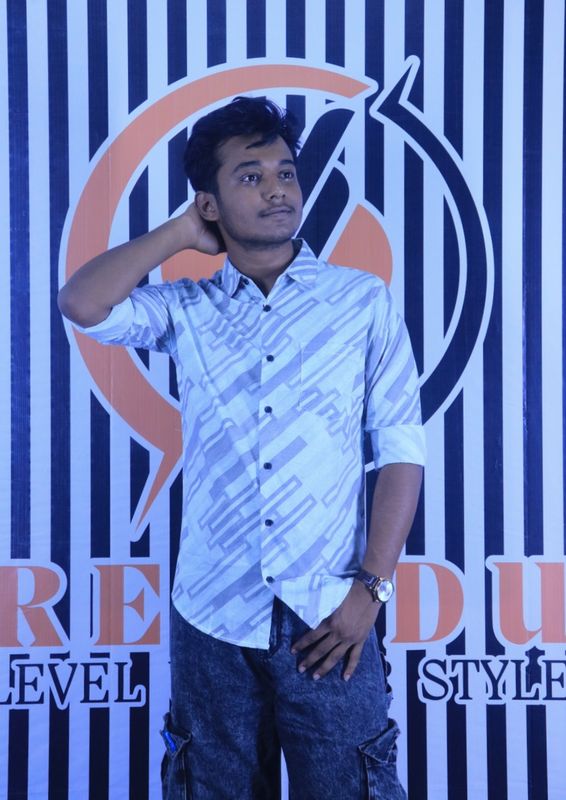 Stylish Geometric Print Shirt – Elevate Your Casual Look