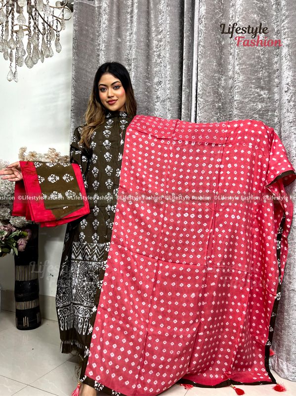প্রিমিয়াম কোয়ালিটি কালারফুল সিল্ক বাটিক ড্রেস (LF-25-113)