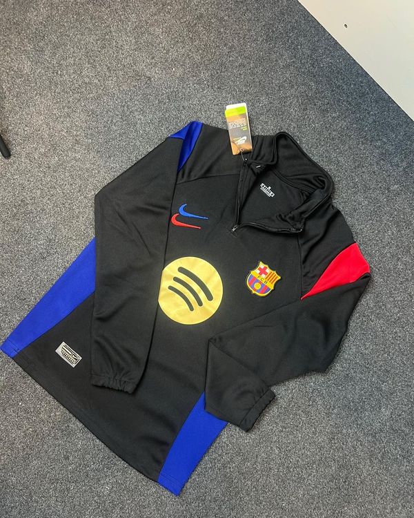 Barcelona black sweep shirt