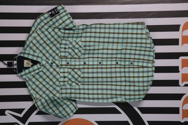 Classic Checkered Short-Sleeve Shirt – Casual & Stylish