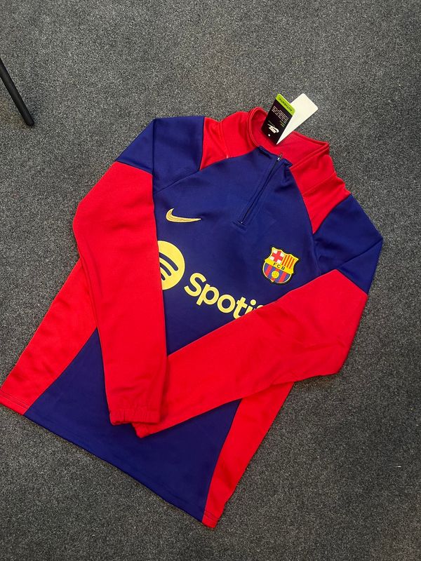 Barcelona red blue sweep shirt