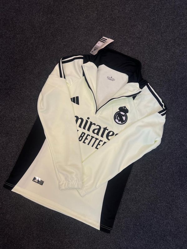 Real madrid off olive sweep shirt