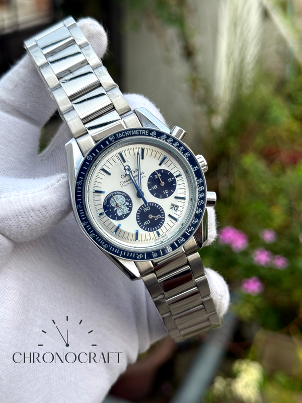 Omega Speedmaster Snoopy 50th Edition Chronograph stainless steel AA