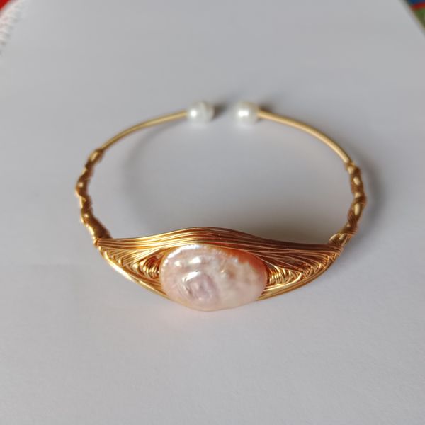 Adjustable Pearl Breslate