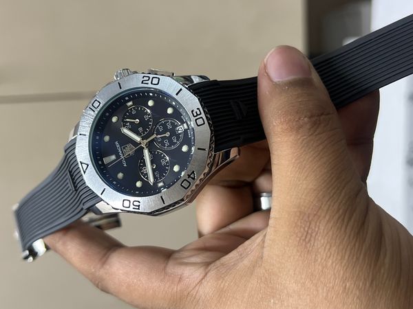 TAG AQUARACER BLACK DIAL