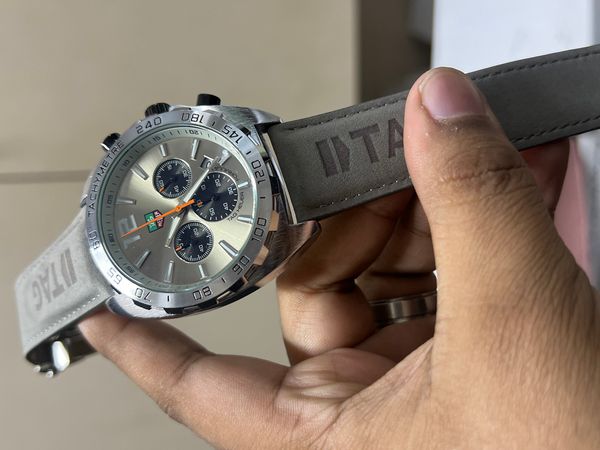 TAG BELT ANNIVERSARY PLAIN SILVER CASE GREY DIAL GREY BELT