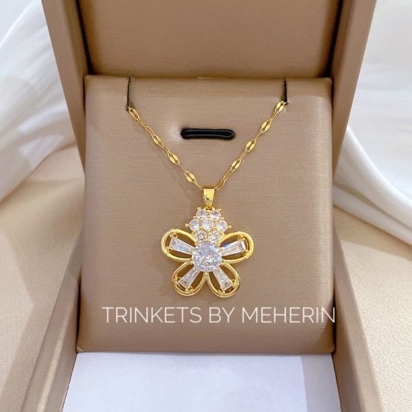 Floral pendant High quality