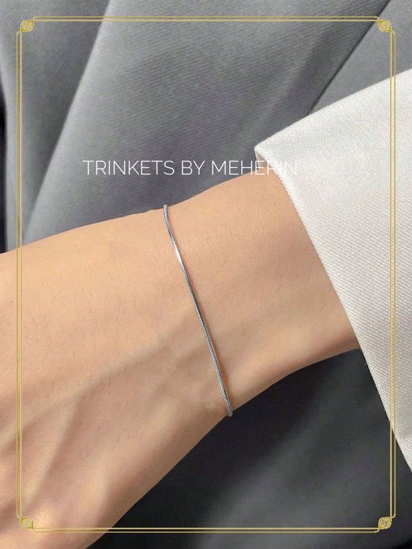 Minimal silver bracelet. Color guaranteed