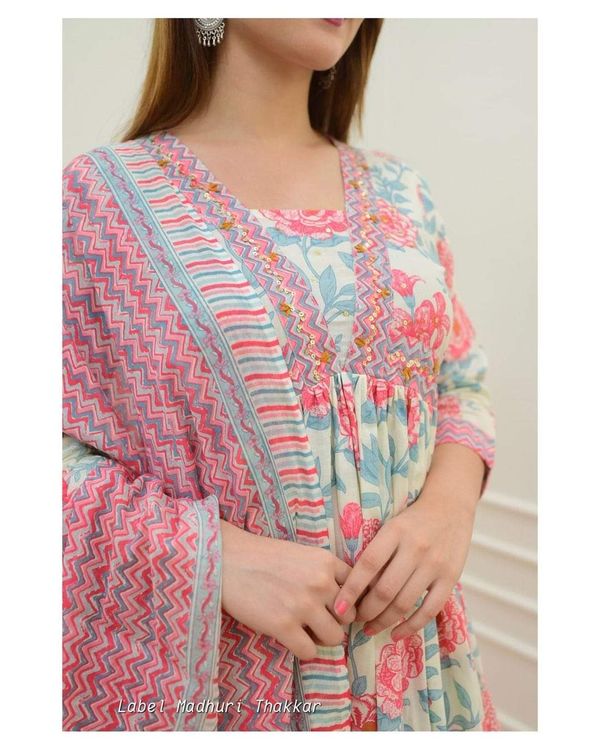 Aleya Cut Three Piece Set - Image 3