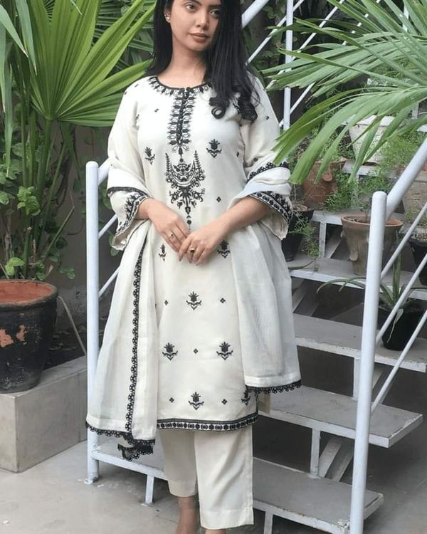 White Georgette Three Piece Set - Image 2