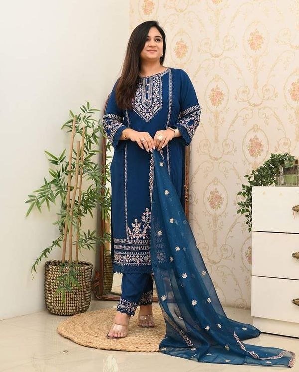 KAREENA Georgette Three Piece Set