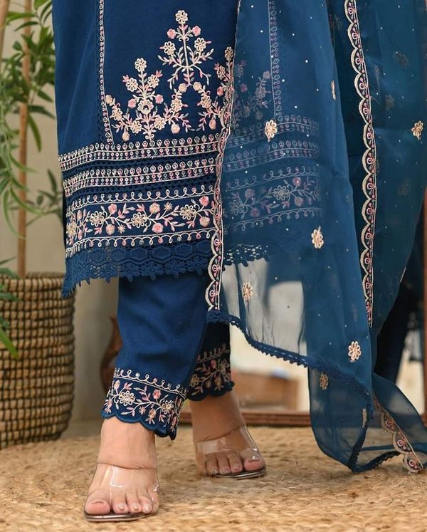 KAREENA Georgette Three Piece Set - Image 4