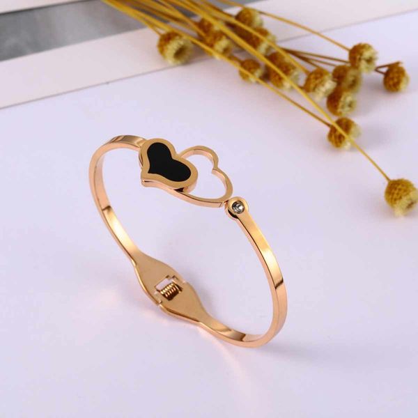 Heart shape Bracelet (Colour Guaranteed)