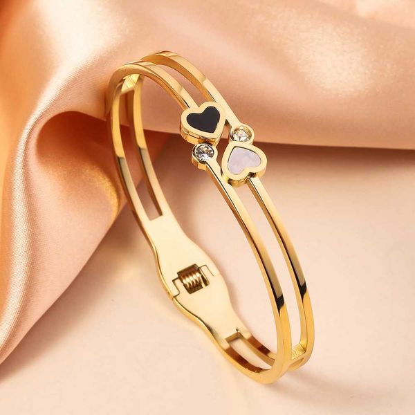 Fashionable Peach HeartBracelet