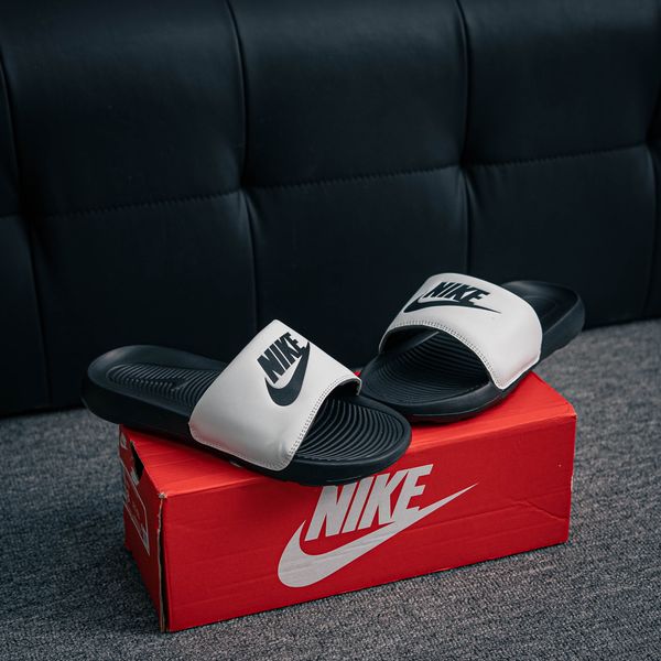 Nike Victori One slide (1:1)