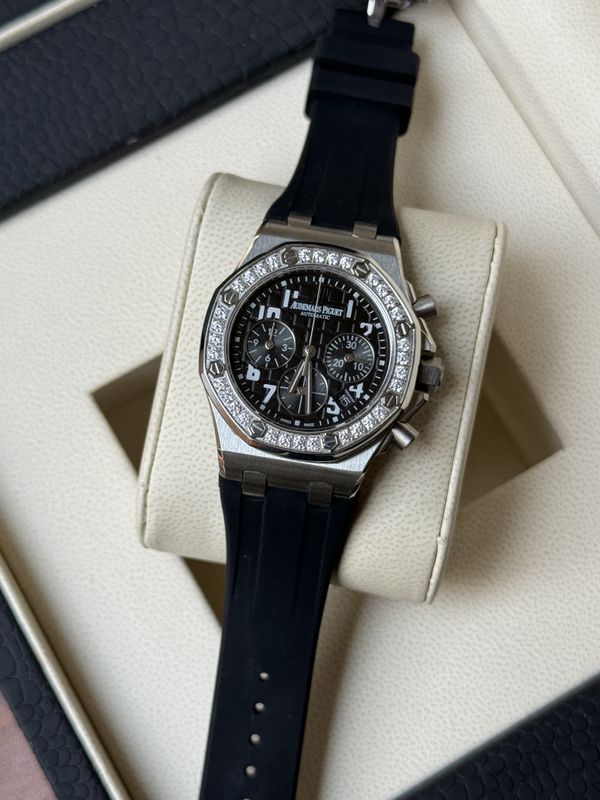 AP ROYAL OAK OFFSHORE - Chronograph Black Dial