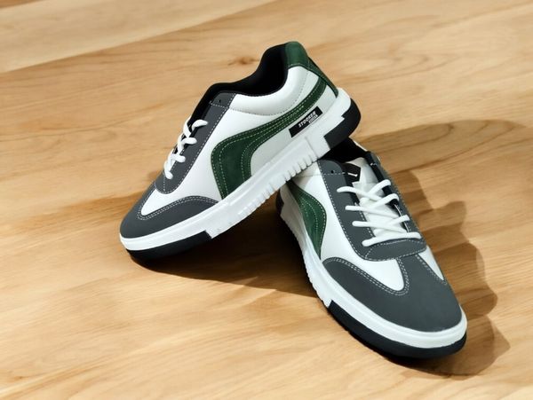 Premium Quality Sneakers (ADS(24)