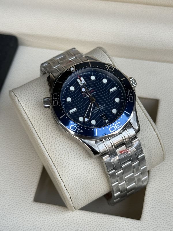 OMEGA SEAMASTER DIVER 300M - Blue Dial