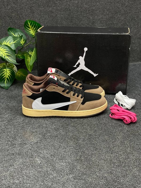 Nike Air Jordan 1 Low x Travis Scott – Premium Sneaker for Trendsetter.Man Shoes