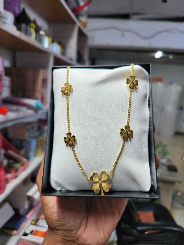 Flower pendent Necklace 240/