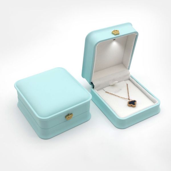 Penden jewellery box