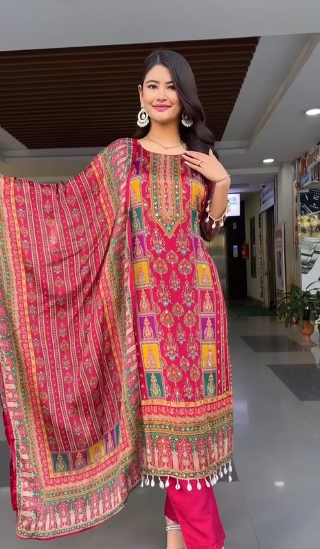 ওয়েটলেস জর্জেট সালোয়ার কামিজ সেট – ট্রেন্ডি ও আরামদায়ক