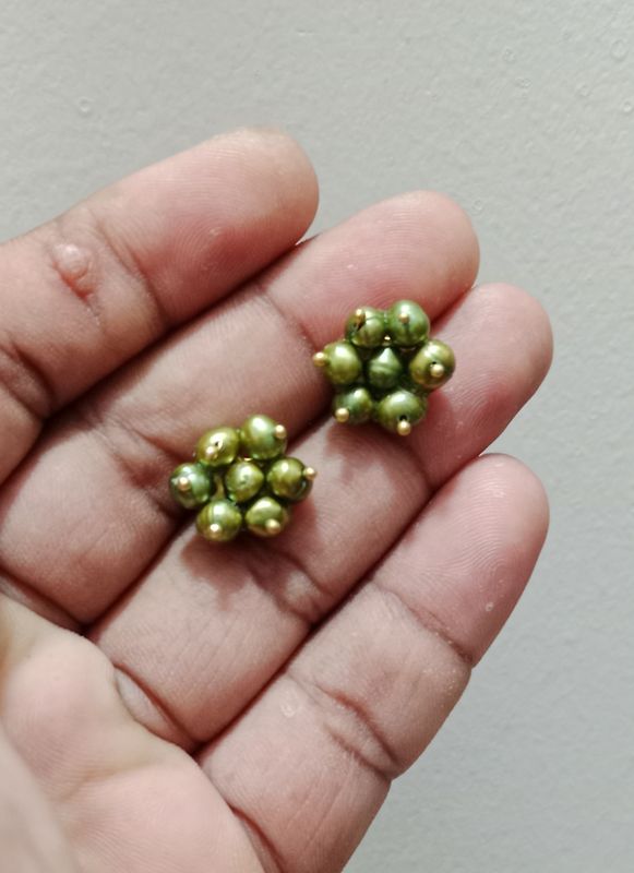 Green Pearl Ear Ring