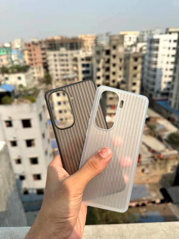 IQOO Neo10 Ultra-thin transparent non-yellowing PP shell corrugated mobile phone case