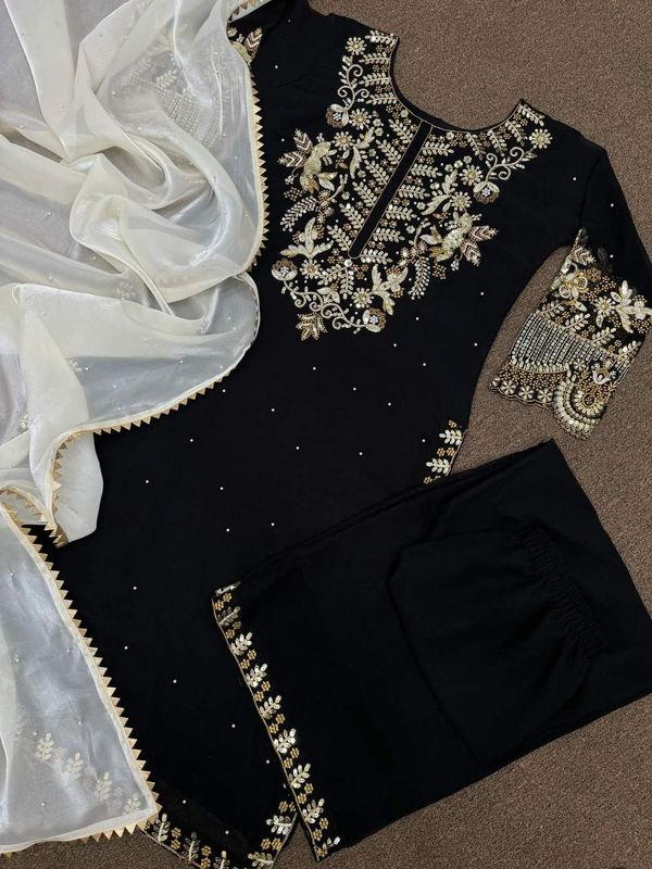 Unique Kal Three Pieces