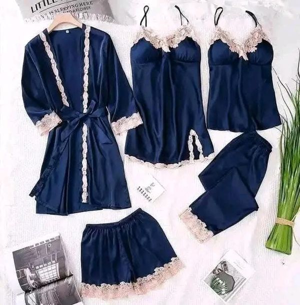 5patr Nightwear