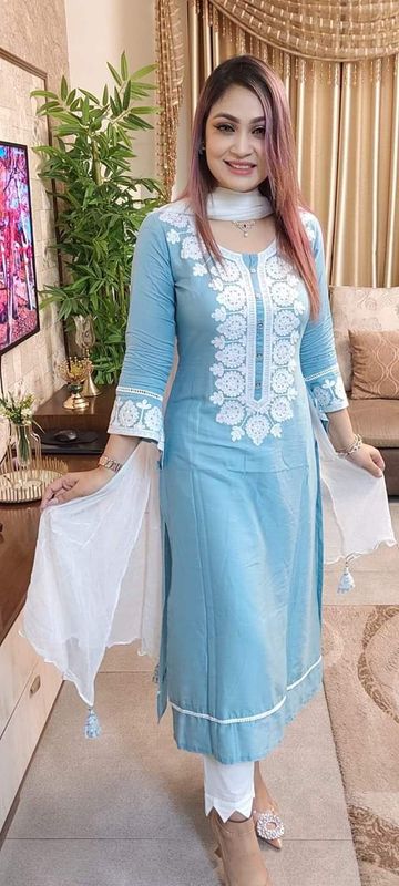 ইন্ডিয়ান আরি সুতার কাজ করা রেডিমেড থ্রি পিস