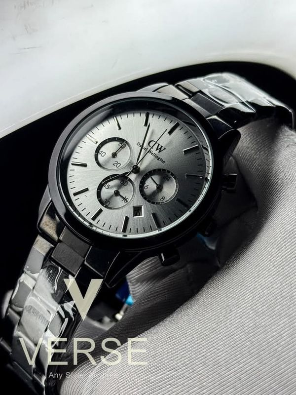 DW chain white dial