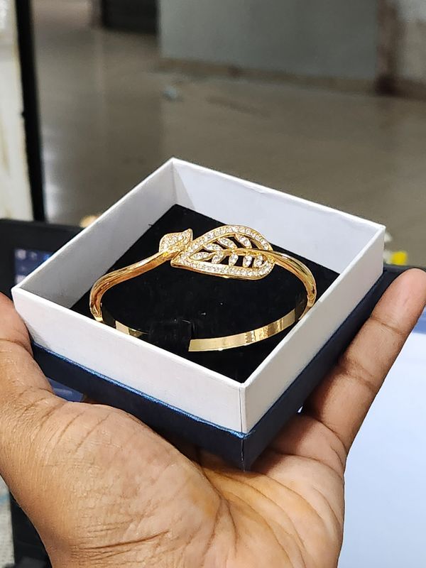 Fashion simple Leaf  stone braclet