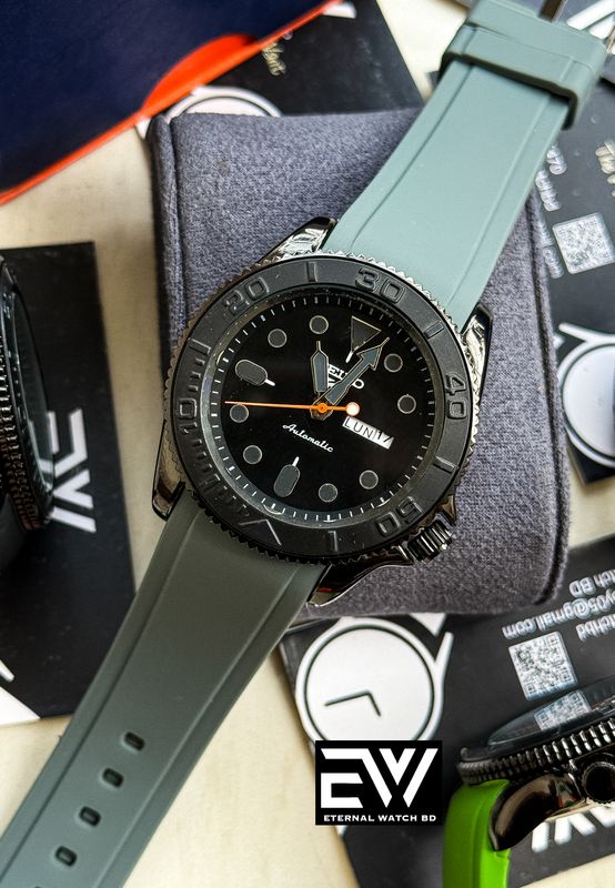 SEIKO GRAY BELT BLACK DIAL