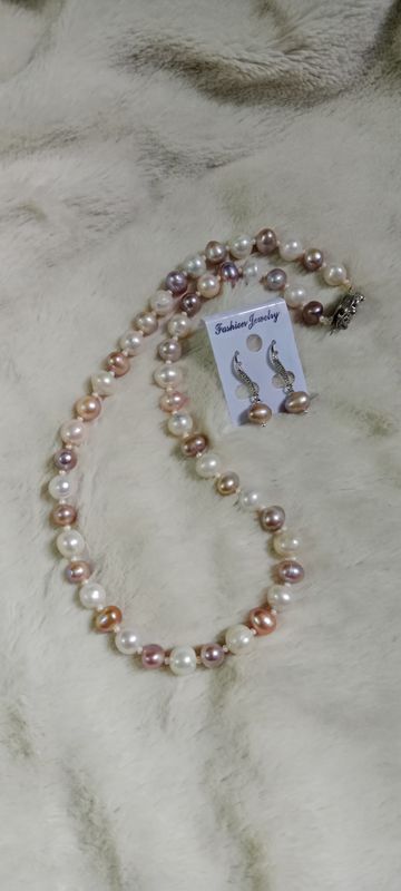Exclusive Levender & White 9/10 mm pearl Necklace