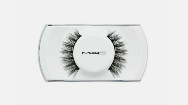 M·A·C LASH