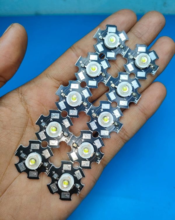 10 Pce 4Volt LED Light With heat Sink