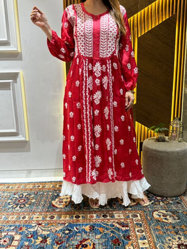 EMBROIDERY NAYRA CUT RED