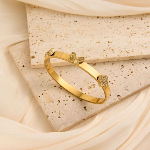 Butterfly and cl'over bracelet