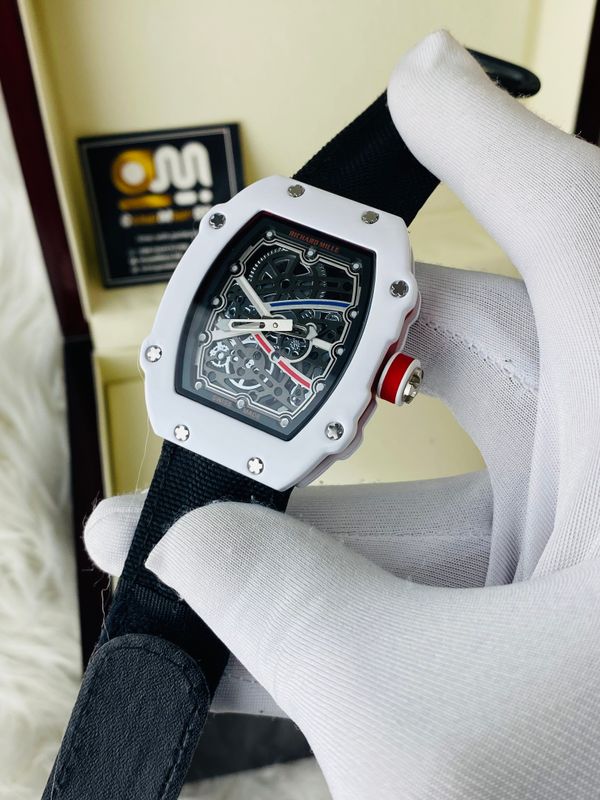 RM 67-02 White black