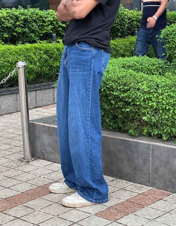 Baggy-Fitted Denim