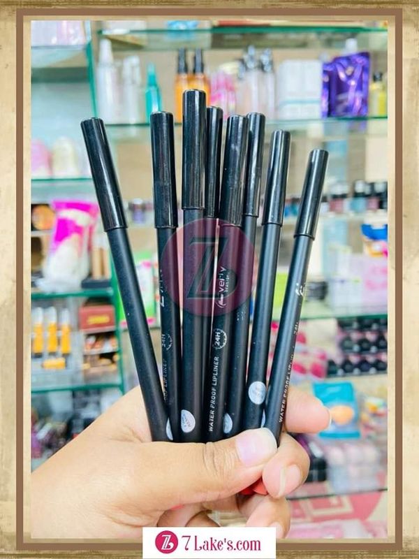 Everly Lipliner