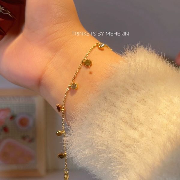 Minimal snowflake charm bracelet