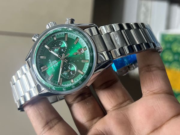 TAG CARRERA SWEEP GREEN DIAL CHRONO