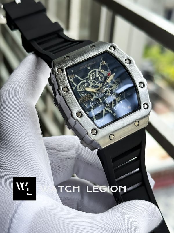 RM SILVER CASE BLACK BELT
