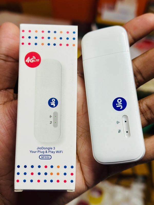 Jio Dongle 3 – 4G LTE WiFi Modem MF832 - Image 6
