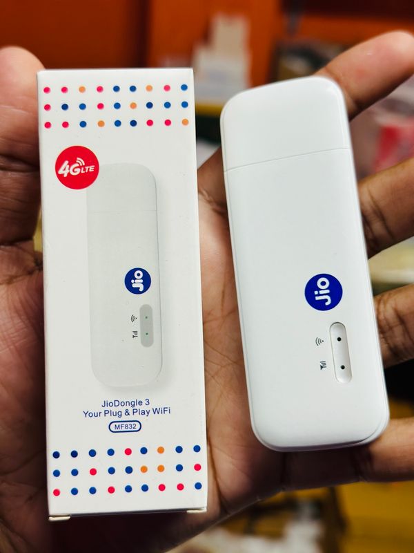 Jio Dongle 3 – 4G LTE WiFi Modem MF832 - Image 5