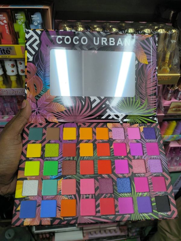 coco urban eyeshadow palette - Image 1