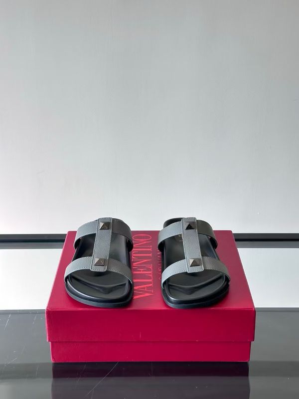 Valentino Garavani Rockstud flat sandals (1:1)
