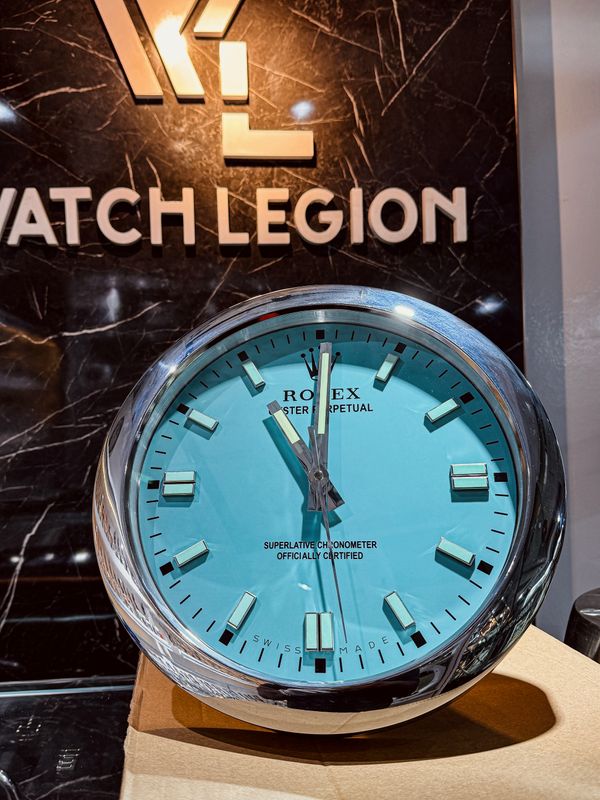 OYSTER TIFFANY WALL CLOCK